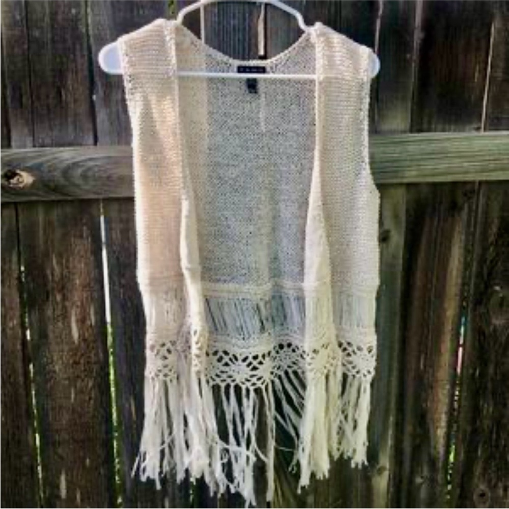Dolled Up Cream Crocheted Fringe Vest 18x28” EUC - Picture 5 of 8